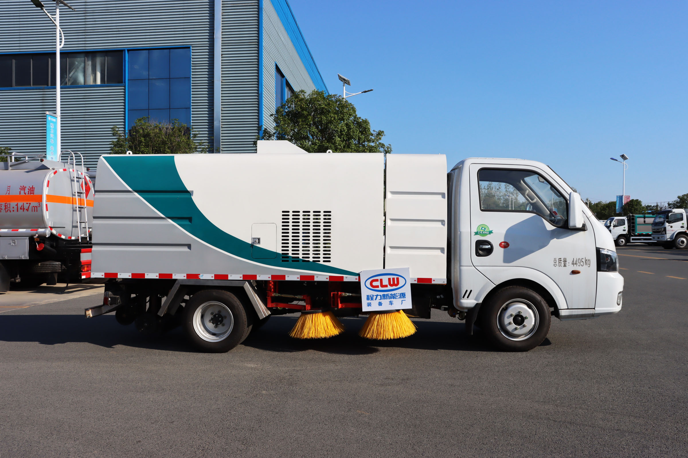 東風(fēng)途逸純電動(dòng)2.5方掃路車(chē)圖片3