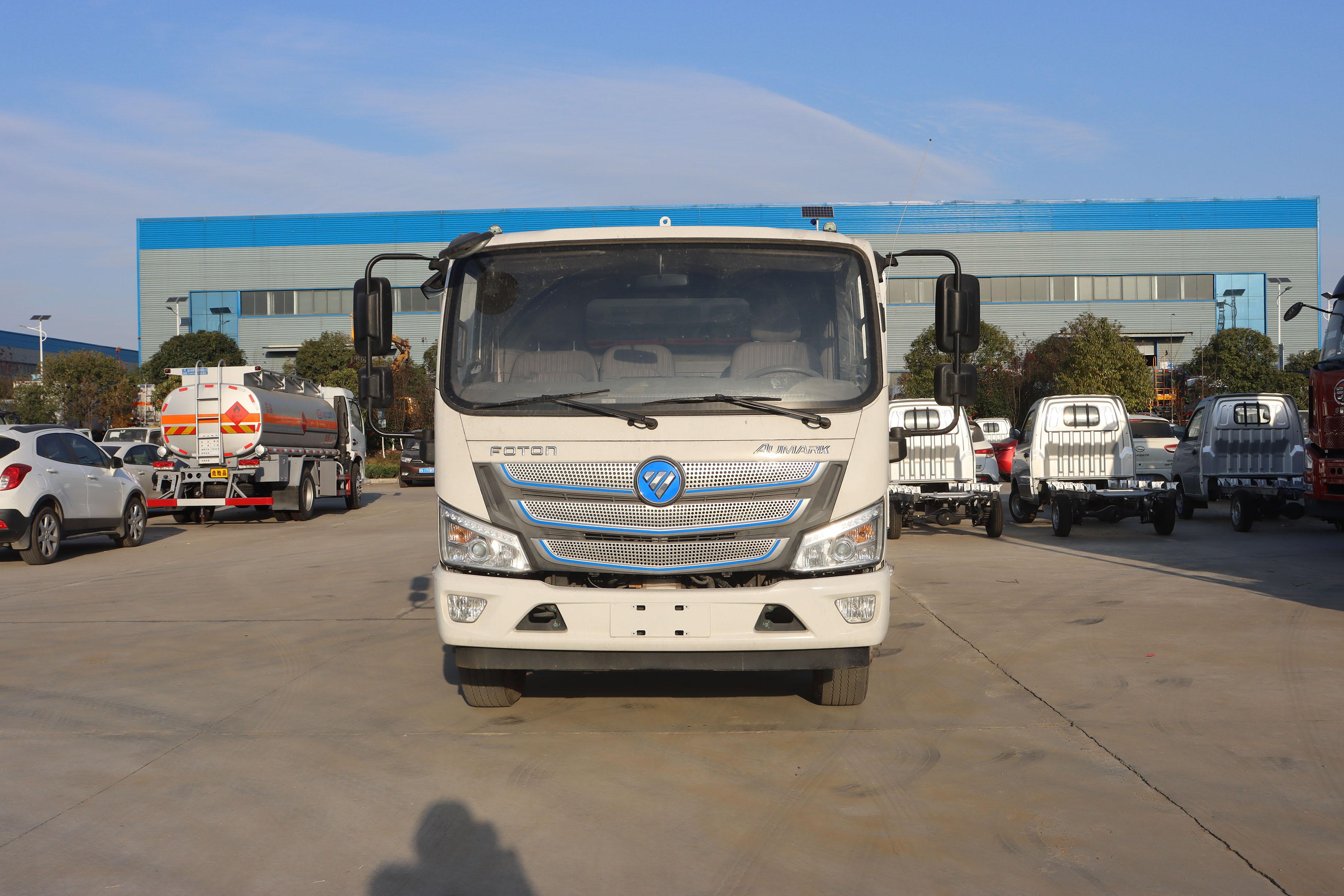 福田9方純電動(dòng)多功能洗掃車(chē)圖片2