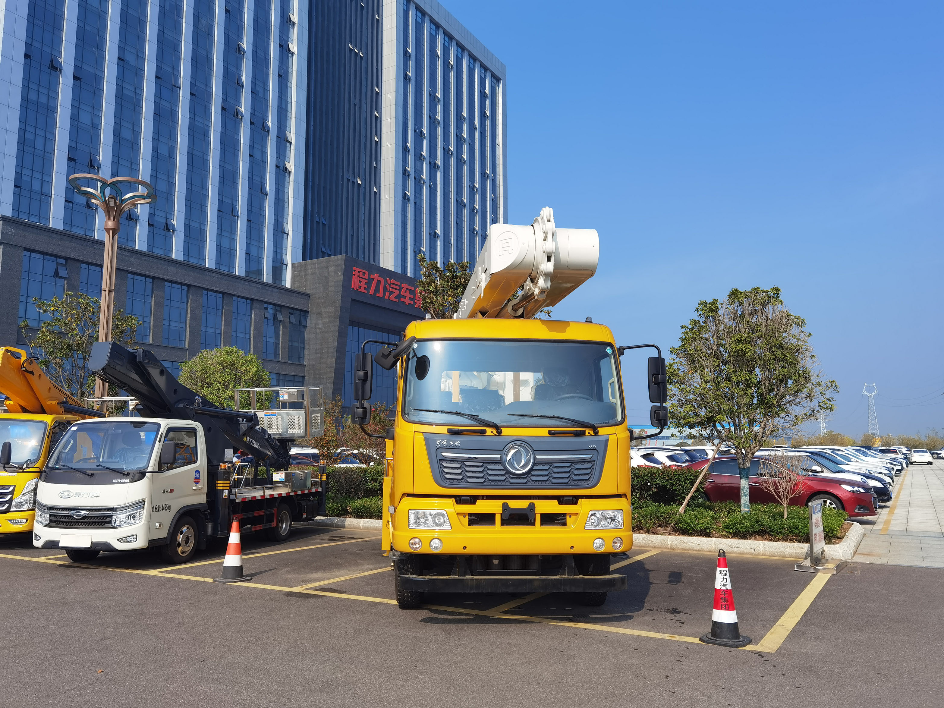 東風天錦20米帶電高空作業車圖片2