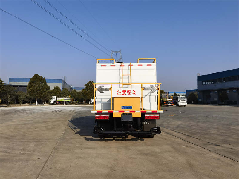東風小多利卡水泥凈漿灑布車圖片5