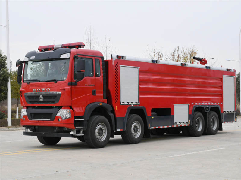 重汽豪沃25噸泡沫消防車(chē)
