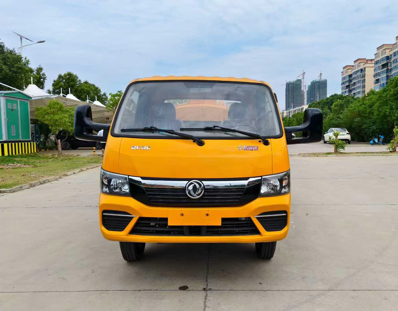 東風(fēng)途逸藍(lán)牌1.24方清洗吸污車圖片2